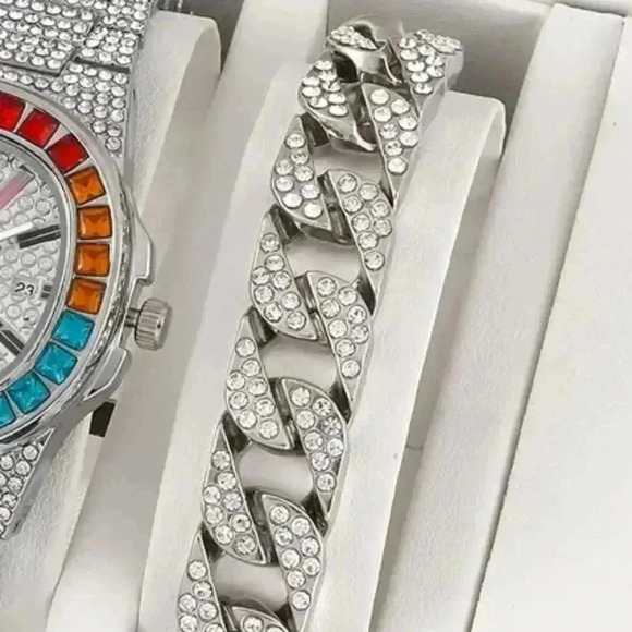 Rhinestone  Round Quartz Watch &  Bracelet..fancy...limited edition..NWT - Picture 5 of 6